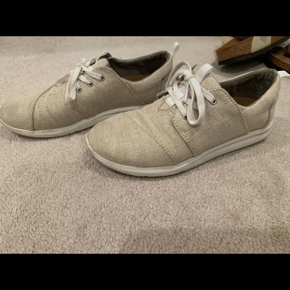 TOMS TENNIS SHOES - Picture 2 of 3